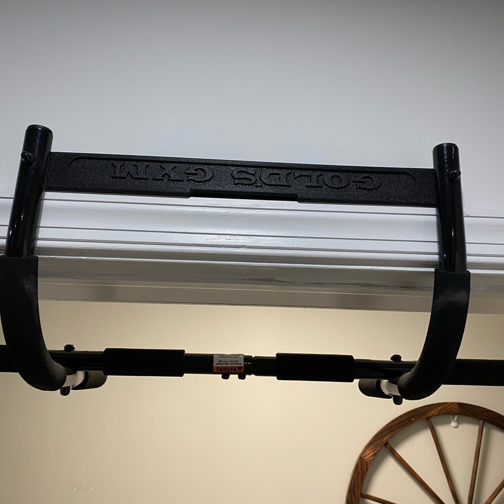 Gold’s Gym Pull Up Bar Brand New Never Used